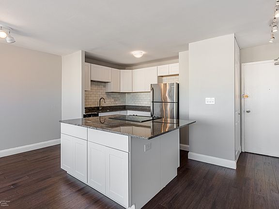 5th image of 1360 N Sandburg Ter APT 2808C