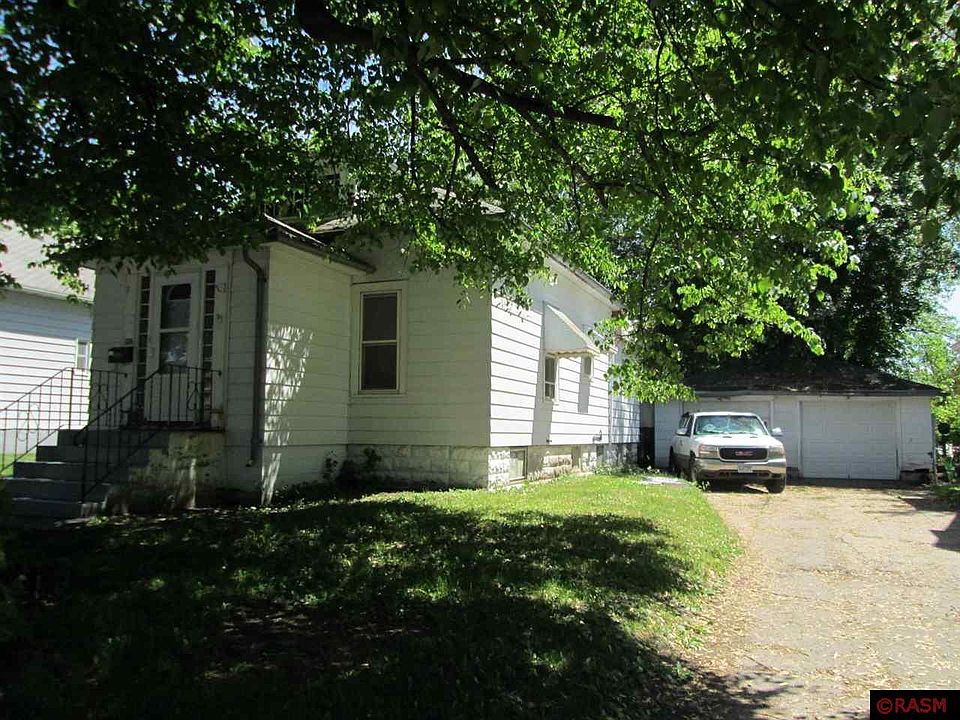 1st image of 124 6th Ave S