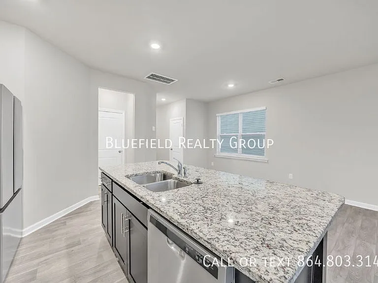 1329 Wunder Way — Photo 8