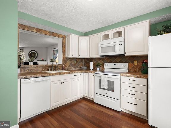 4th image of 9422 Granite Hill Rd