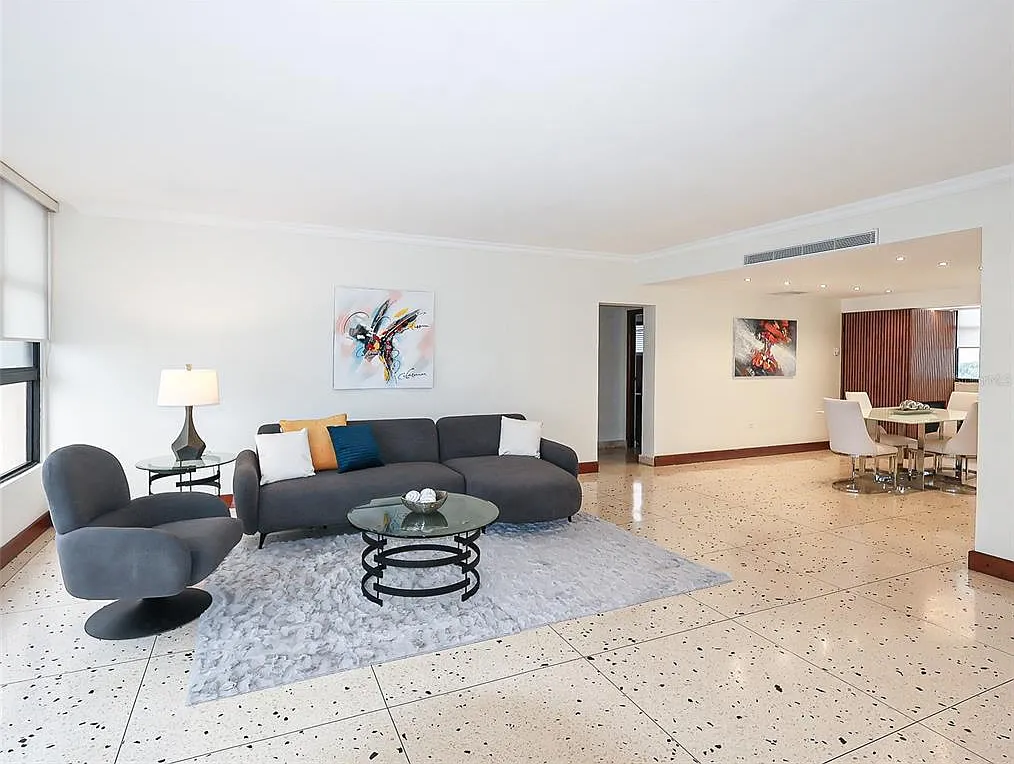 4 bed, 3.0 bath, 1975 sqft, $6,500 — Photo 3