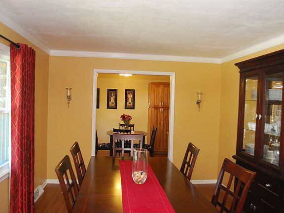 3rd image of 10725 McGee St