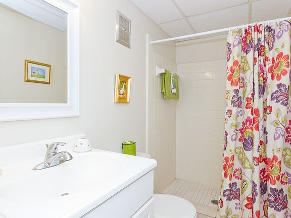 5th image of 2333 Indian River Blvd APT 408