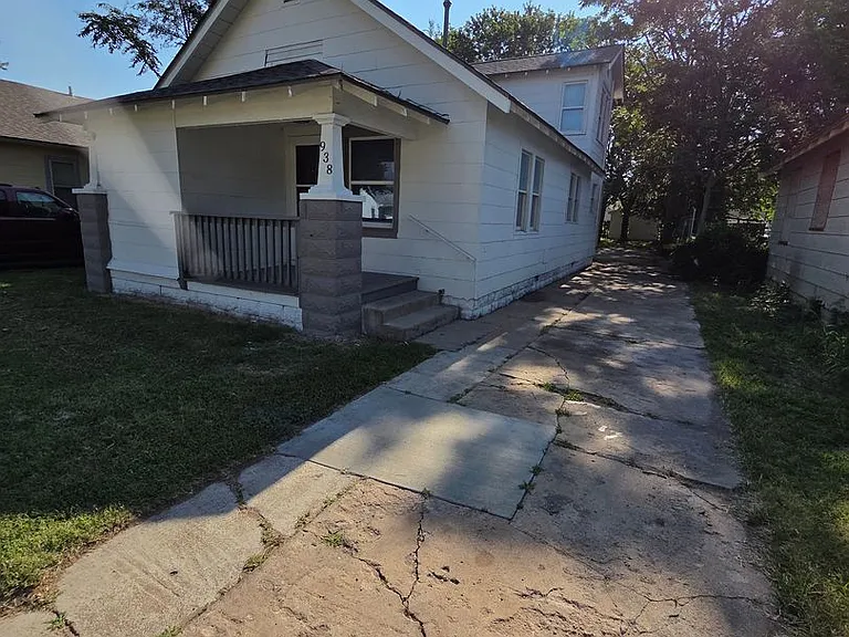 938 S Hiram St — Photo 16