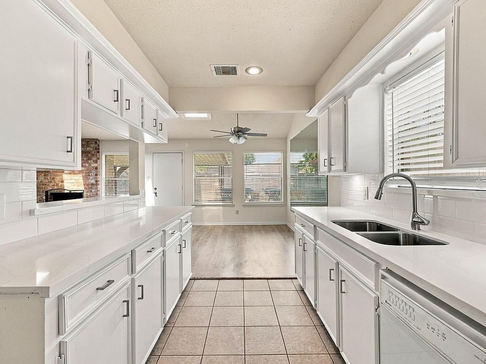 1st image of 9855 Sagebud Ln