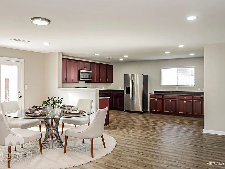 3225 Lakeland Dr — Photo 3