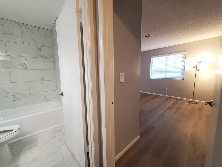2305 N Jones Blvd — Photo 10