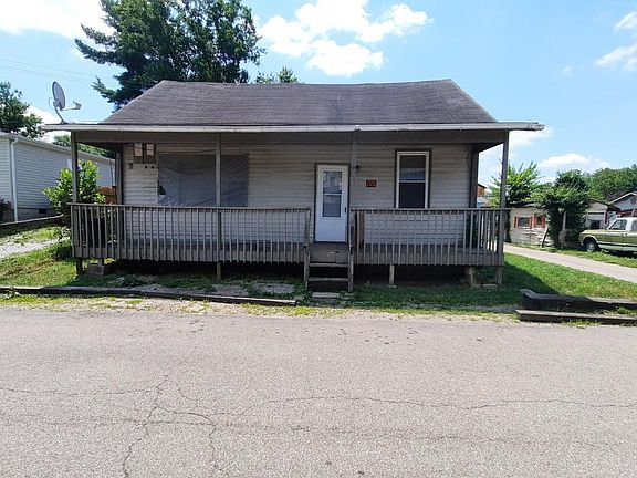 2nd image of 403 Railroad Ave