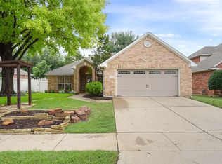5853 Echo Bluff Dr, Haltom City, TX 76137