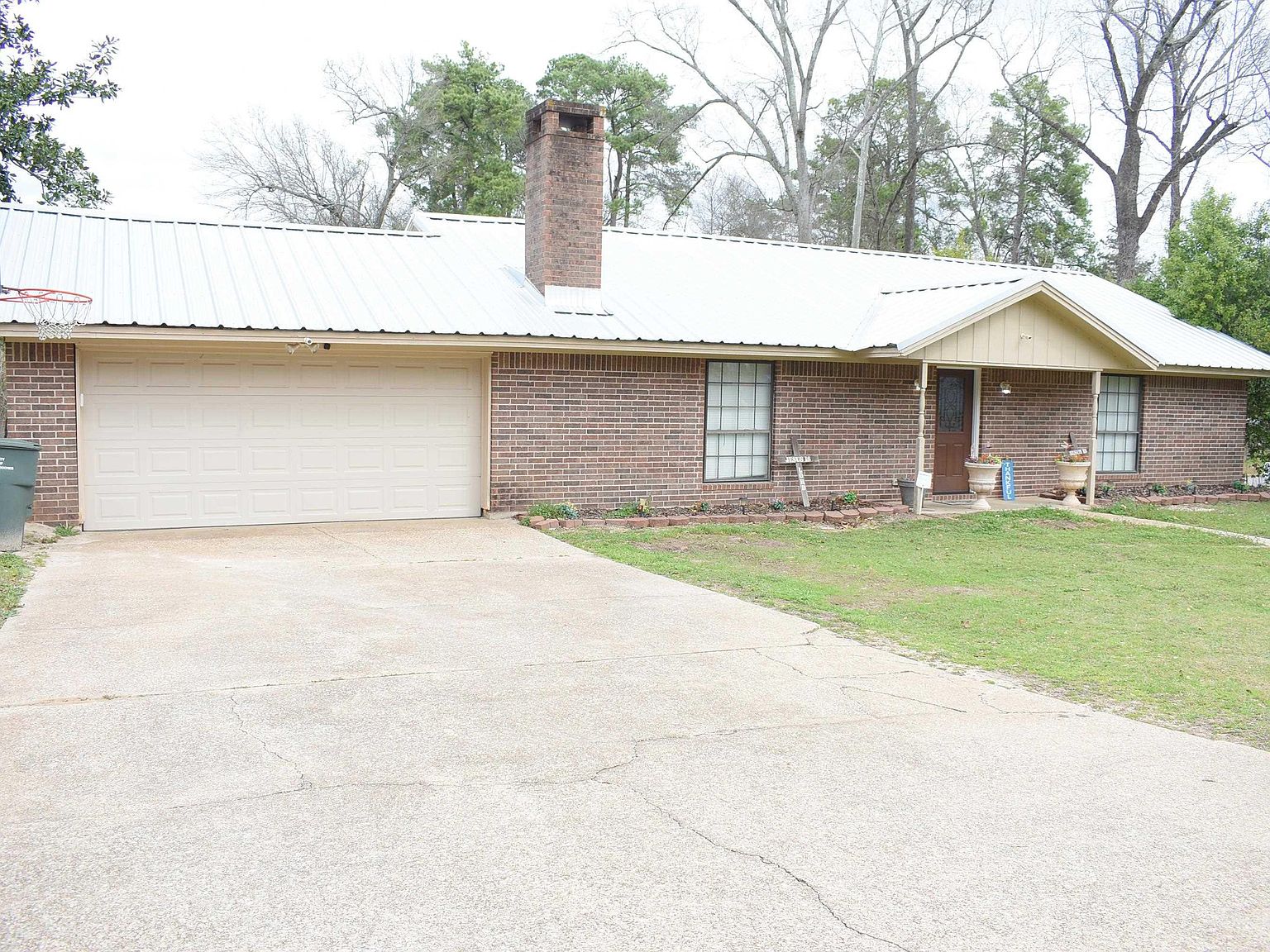 1810 Virginia Ave Nacogdoches TX 75964 MLS 24003044 Zillow   9d851a5afbdeedcf201d4a34da0659d7 Cc Ft 1536 