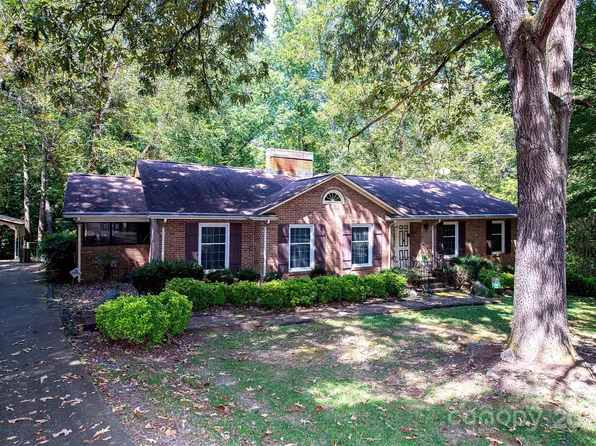 1316 Lake Way Dr, Charlotte, NC 28214