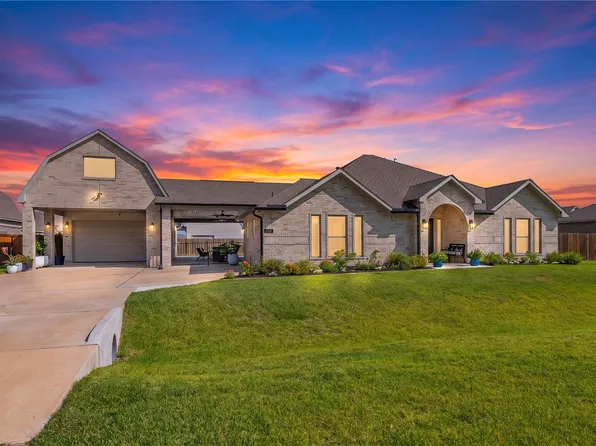 2110 Wikiup St, Dickinson, TX 77539