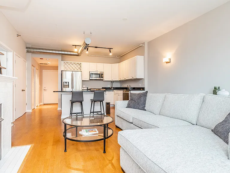909 W Washington Blvd #707 — Photo 3