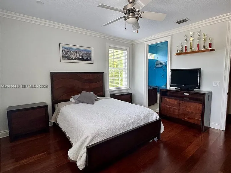 10445 Canterbury Ct — Photo 68