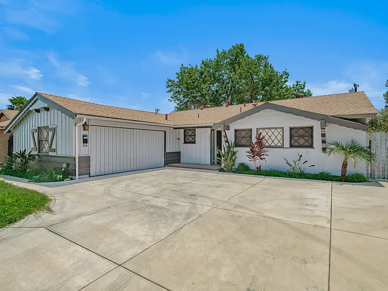 1674 E Princeton St — Photo 4