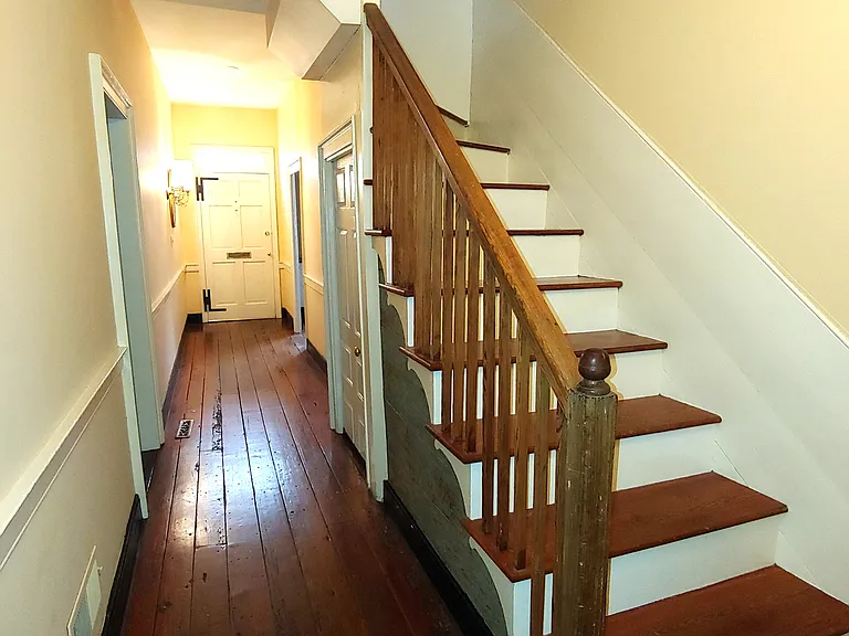 30 Cornhill St — Photo 38