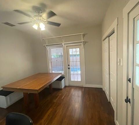 Kitchen Dining Area