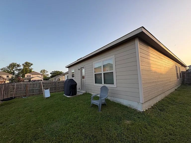 2405 Marty Way — Photo 15