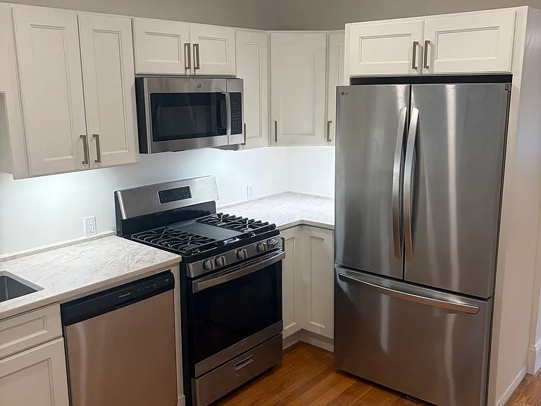 37 Rogers Park Ave #2 — Photo 3