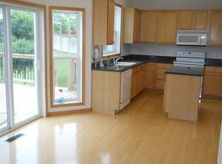 2398 Molnau Ct, Chaska, MN 55318