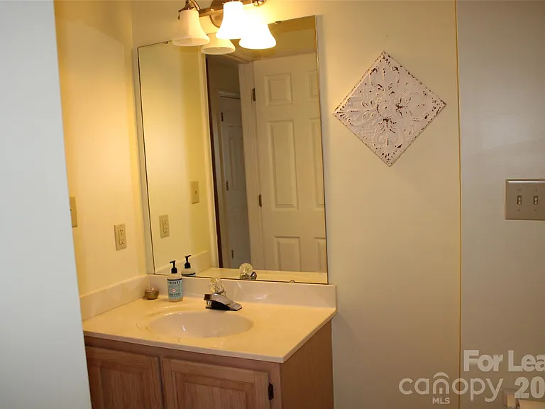 763 Southwest Dr — Photo 28