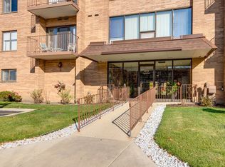 1777 W Crystal Ln UNIT 206, Mount Prospect, IL 60056