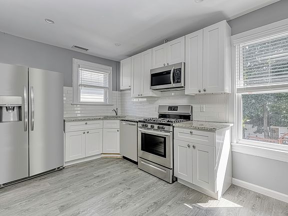 5th image of 112 Washington Ave Floor 2