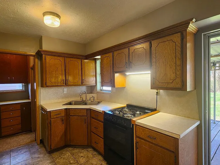209 W Coe Dr — Photo 11