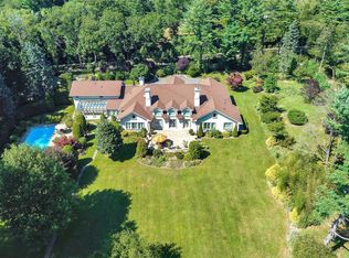 158 Hegemans Ln, Glen Head, NY 11545