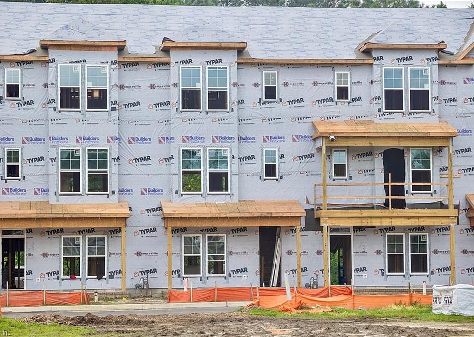 1st image of 128 Lenas Way