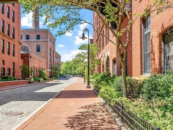 1241-1251 Adams St #F309, Dorchester Center, MA 02124