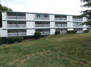 2306 NE 68th St, Gladstone, MO 64118