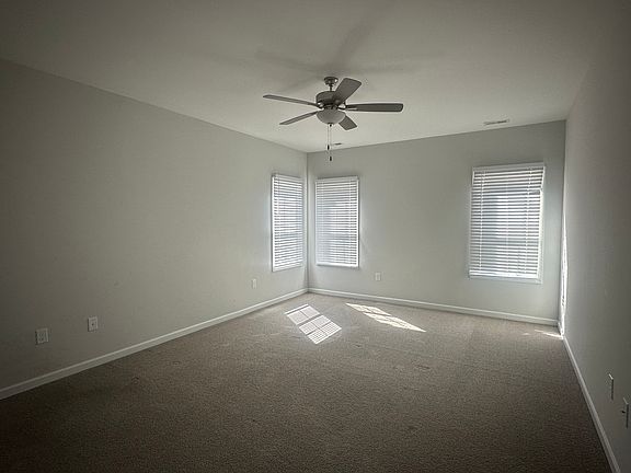 3rd image of 38 Knotts Berry Rd