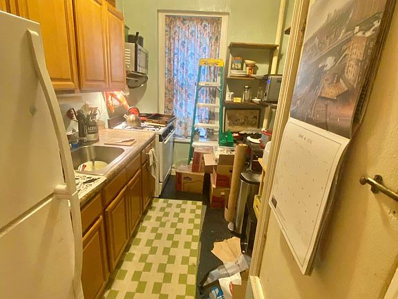 2nd image of 55 Parade Pl APT E5