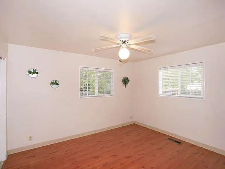 343 F St — Photo 12