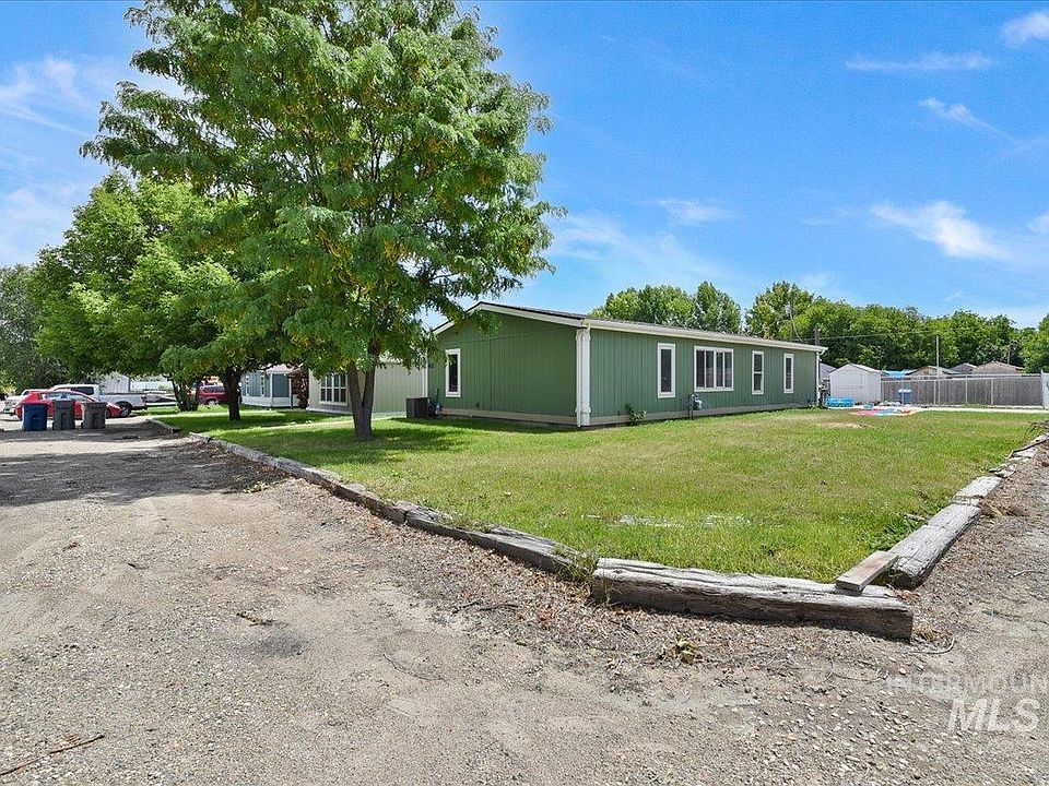 1st image of 912 4th Ave N