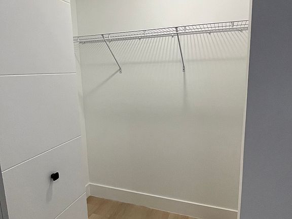 5th image of 2458 NE 184th St #S1