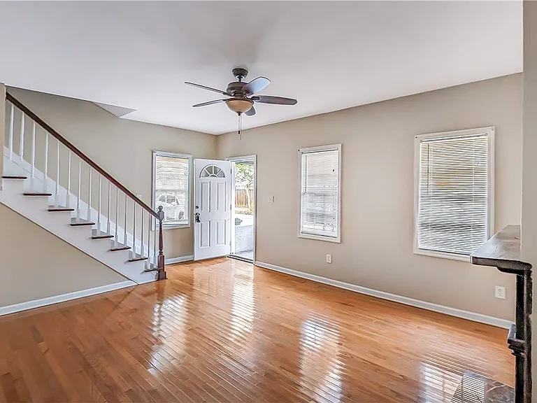 615 Price St — Photo 4