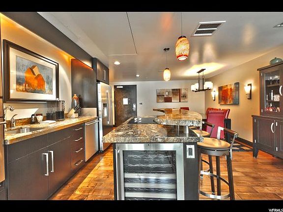 5th image of 201 Heber Ave #207E