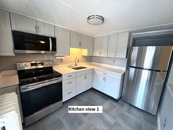 5th image of 98-100 Pleasant St #100-B