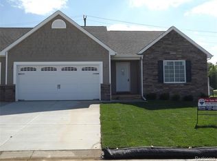2865 Grand Marais Dr, Howell, MI