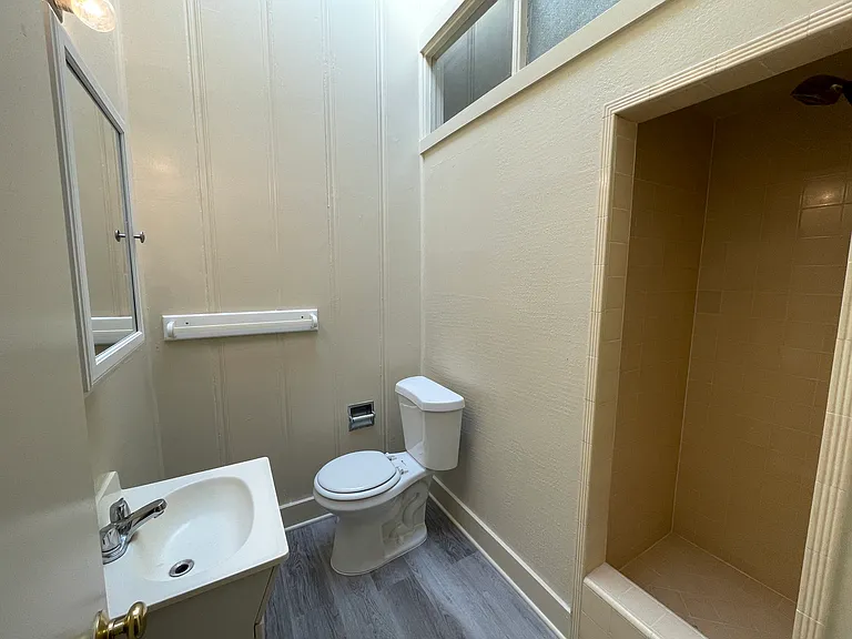 7394 Mission St #6 — Photo 8