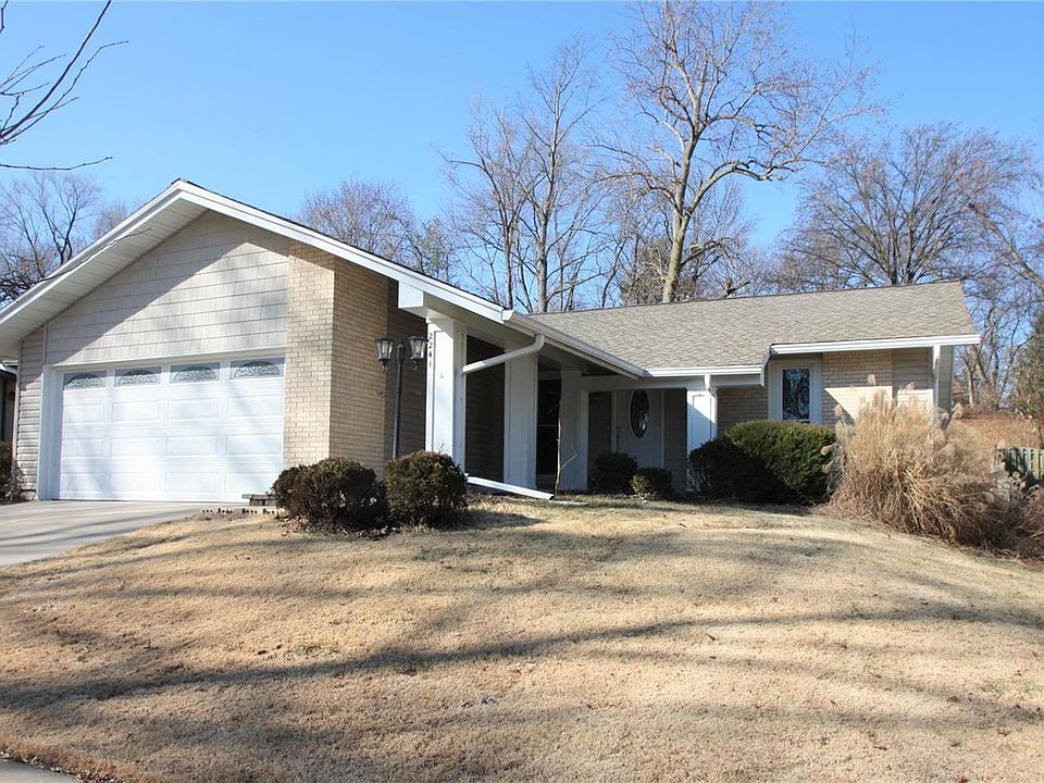 1st image of 2241 Arborview Dr