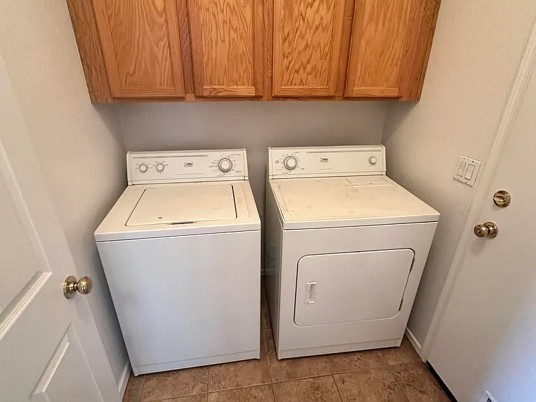 44 S Greenfield Rd #9 — Photo 9
