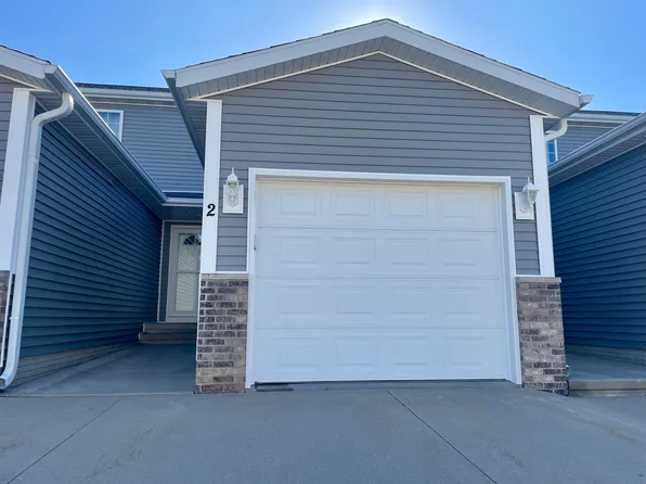 5937 Muirfield Dr SW, Cedar Rapids, IA 52404