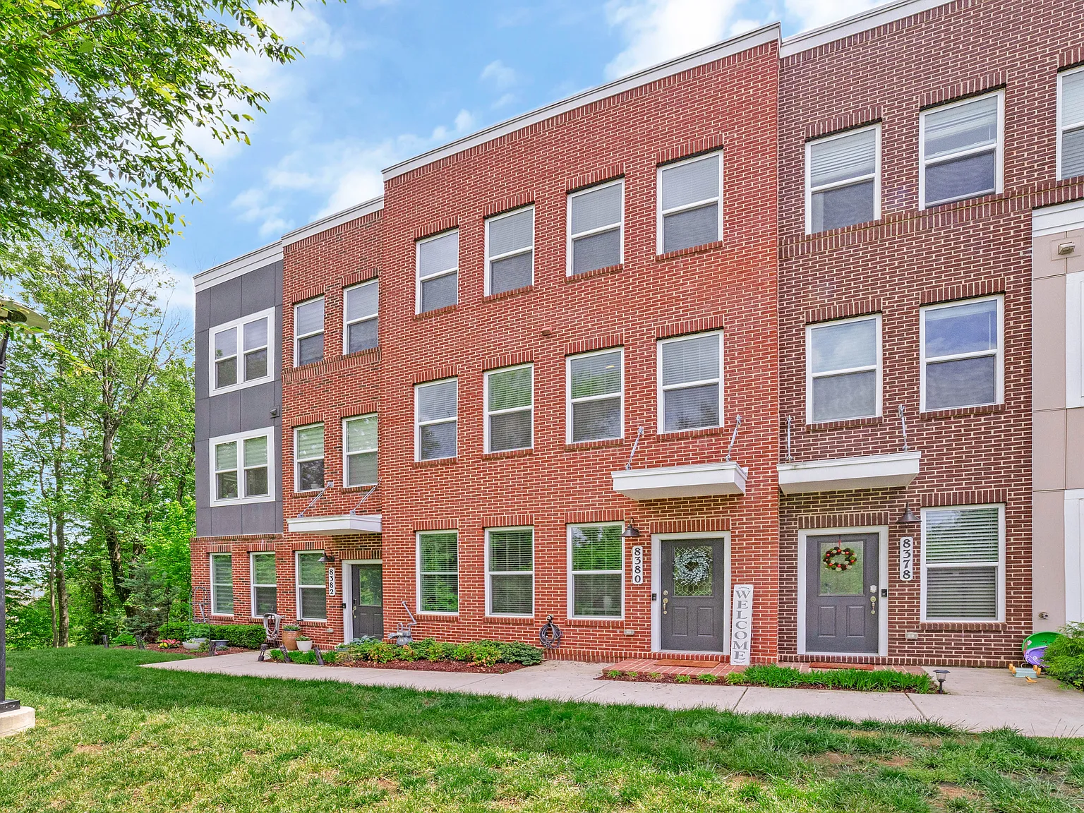 3 bed, 2230 sqft, $4,000 — Photo 3