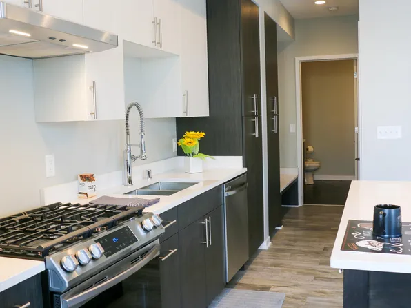 2208 N Newhall St, Milwaukee, WI