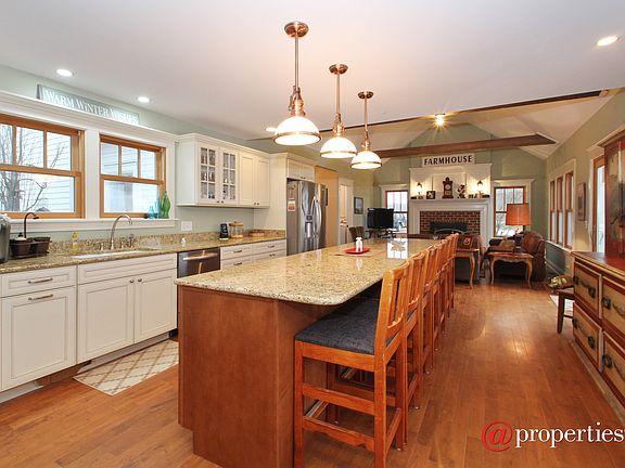 Kitchen / Living Room