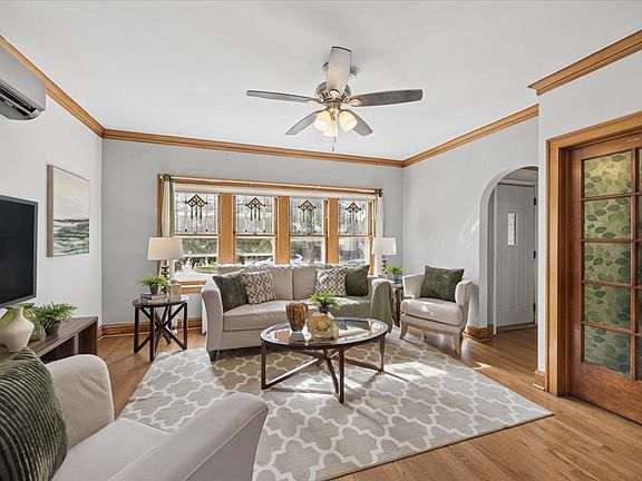 3rd image of 2527 Hainsworth Ave