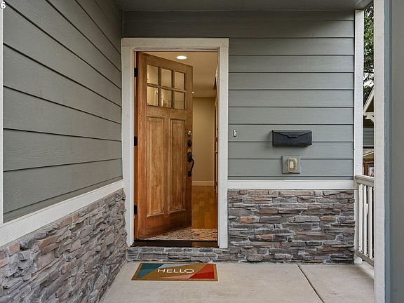 3rd image of 5837 NE 29th Ave